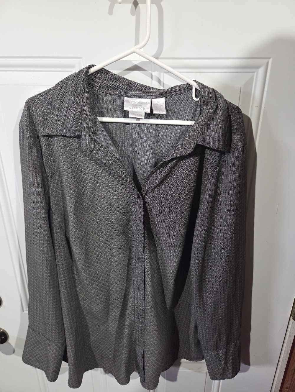 Worthington Stretch Button-Up Blouse in Charcoal Gray